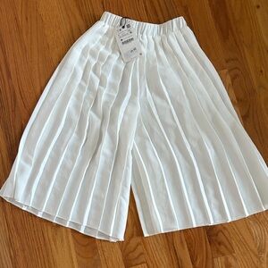 Ara White Pleated Skirt